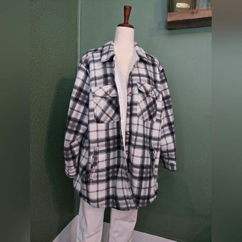 Black and White Women's Fleece Flanel Jacket (Shacket) 2X 44° NORTH